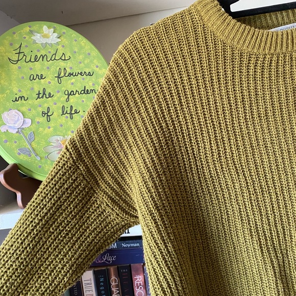 Urban Outfitters | Cropped Ribbed Army Green Pullover Sweater - Picture 4 of 10